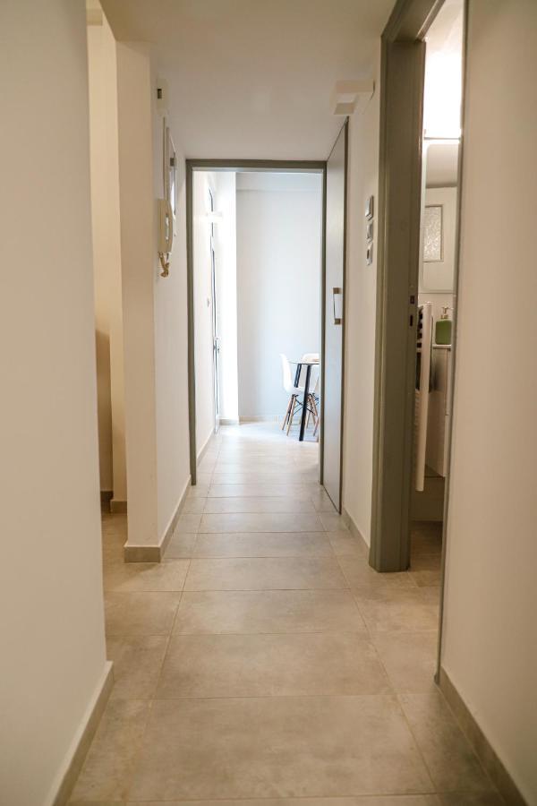 Newly Renovated Apartment 7 Min Walk From Acropolis أثينا المظهر الخارجي الصورة